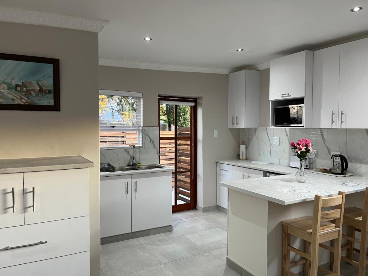 Luneburgh Cottages East London Extérieur photo